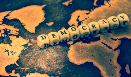 دموکراسی در قرن ۲۱