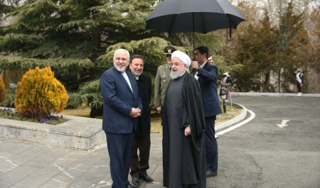 مناسبات منطقه ای مشکلی از کشور حل نمی کند/همسایگان میان ایران و امریکا کدام را انتخاب می کنند؟