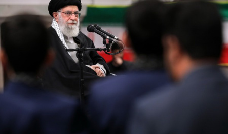 حضرت آیتالله خامنه ای: طرح معامله قرن قبل از مُردن ترامپ می میرد