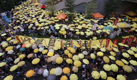 چین همچنان هنگ کنگ را مطیع می خواهد