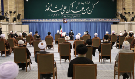 رهبر انقلاب: مجلس و دولت اختلاف‌شان را حل کنند/ قانون مجلس برای رفع تحریم‌ها باید با دقت اجرا شود