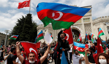 جریان «پان ترکیسم» و «پان آذریسم» در داخل ایران هیچ قدرتی ندارند