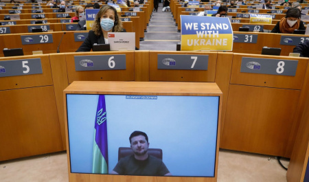 ماه عسلِ رهبران اوکراین با غرب دوام نمی آورد