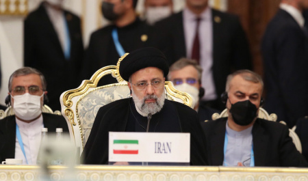 ایران در قضیه هستهای به غرب پشت کرد و در سمرقند به شانگهای پیوست