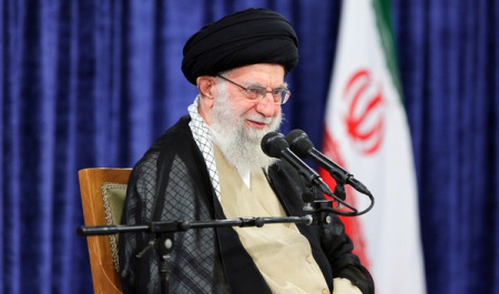 رهبر انقلاب: باید با هیچ همسایهای مناقشهای نداشته باشیم/عضویت در دو پیمان بینالمللی کار بسیار مهمی بود
