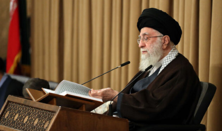 رهبر انقلاب: هرگونه کمک به دشمن صهیونیستی حرام قطعی و جنایت واقعی است