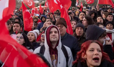 شعله‌ور شدن اعتراضات پس از دستگیری رقیب اردوغان