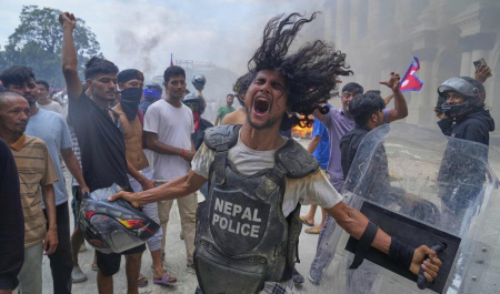 چرخه فروپاشی دولتهای شکننده از فساد اقتصادی و رانت