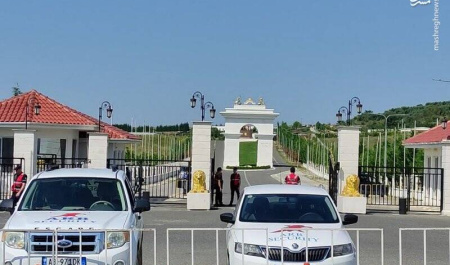 اردوگاه مانز، ابتذال شر