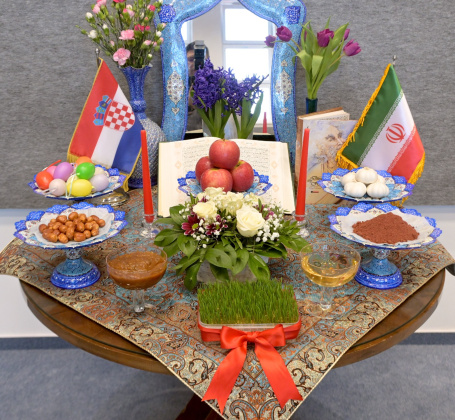 برپایی سفره هفت سین ایرانی و معرفی آداب و رسوم جشن نوروز در پارلمان کرواسی+تصاویر
